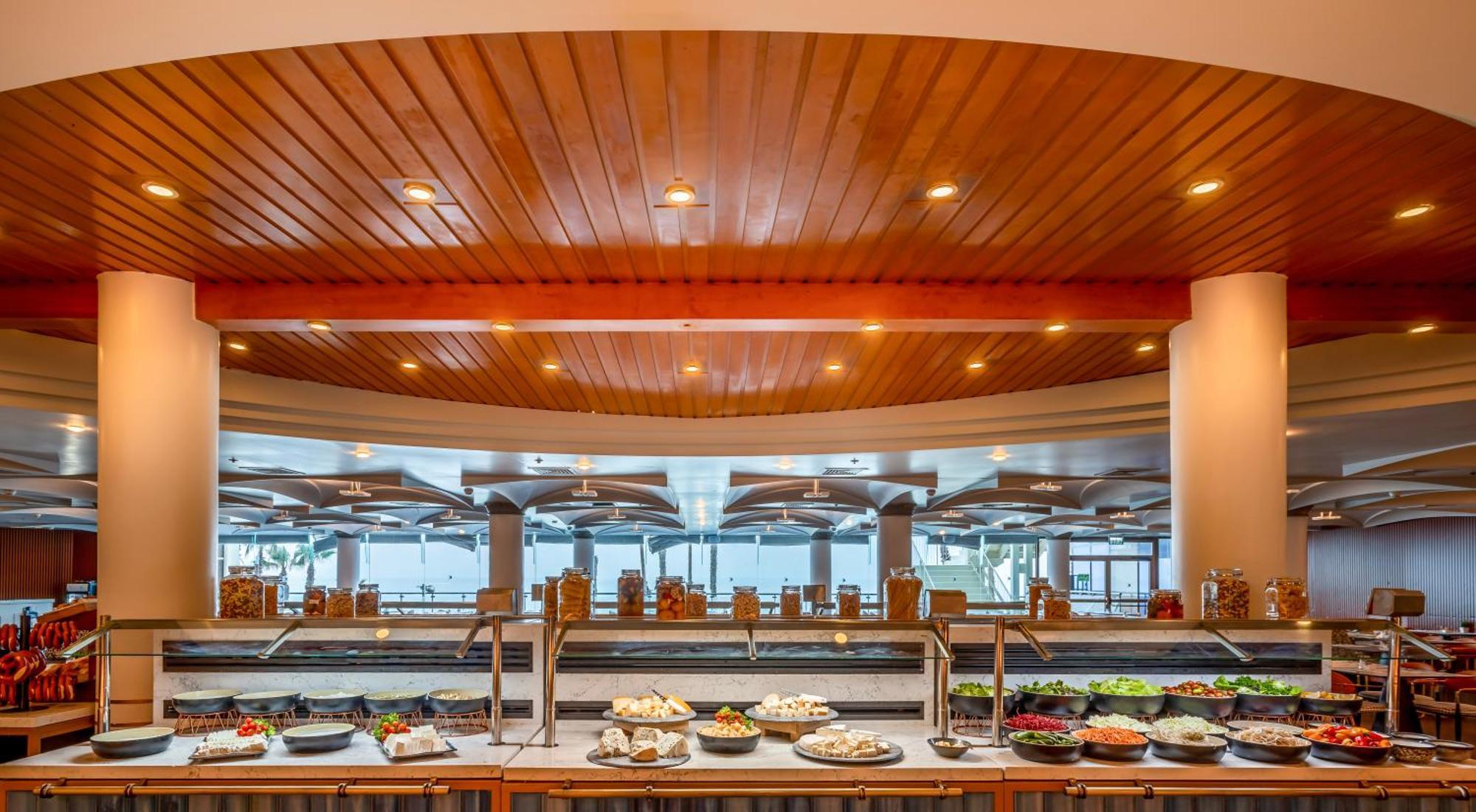 Daniel Herzliya Hotel Buitenkant foto The buffet at the hotel